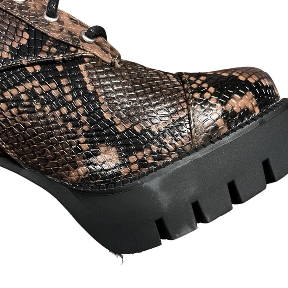 🌻NEW Charles by Charles David Wyatt Animal Print Lace-Up Ankle Boots Size 7.5 - Picture 14 of 15